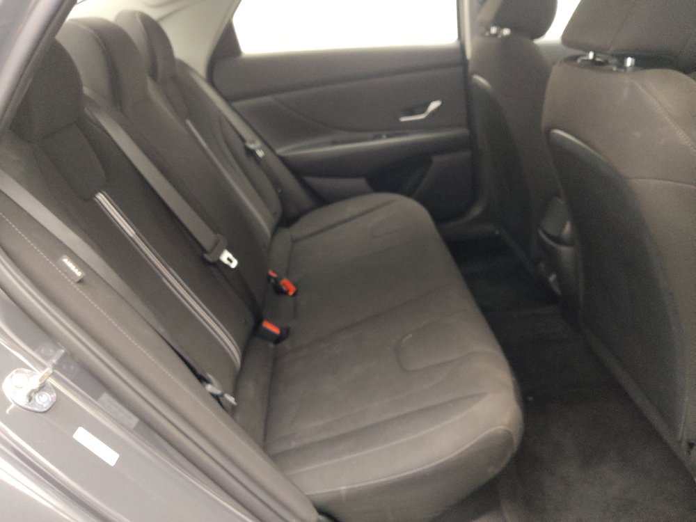 Used 2025 Hyundai Elantra Hybrid FWD image 19