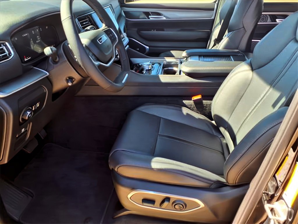 New 2025 Jeep Wagoneer Series II w/ Convenience Group I image 15