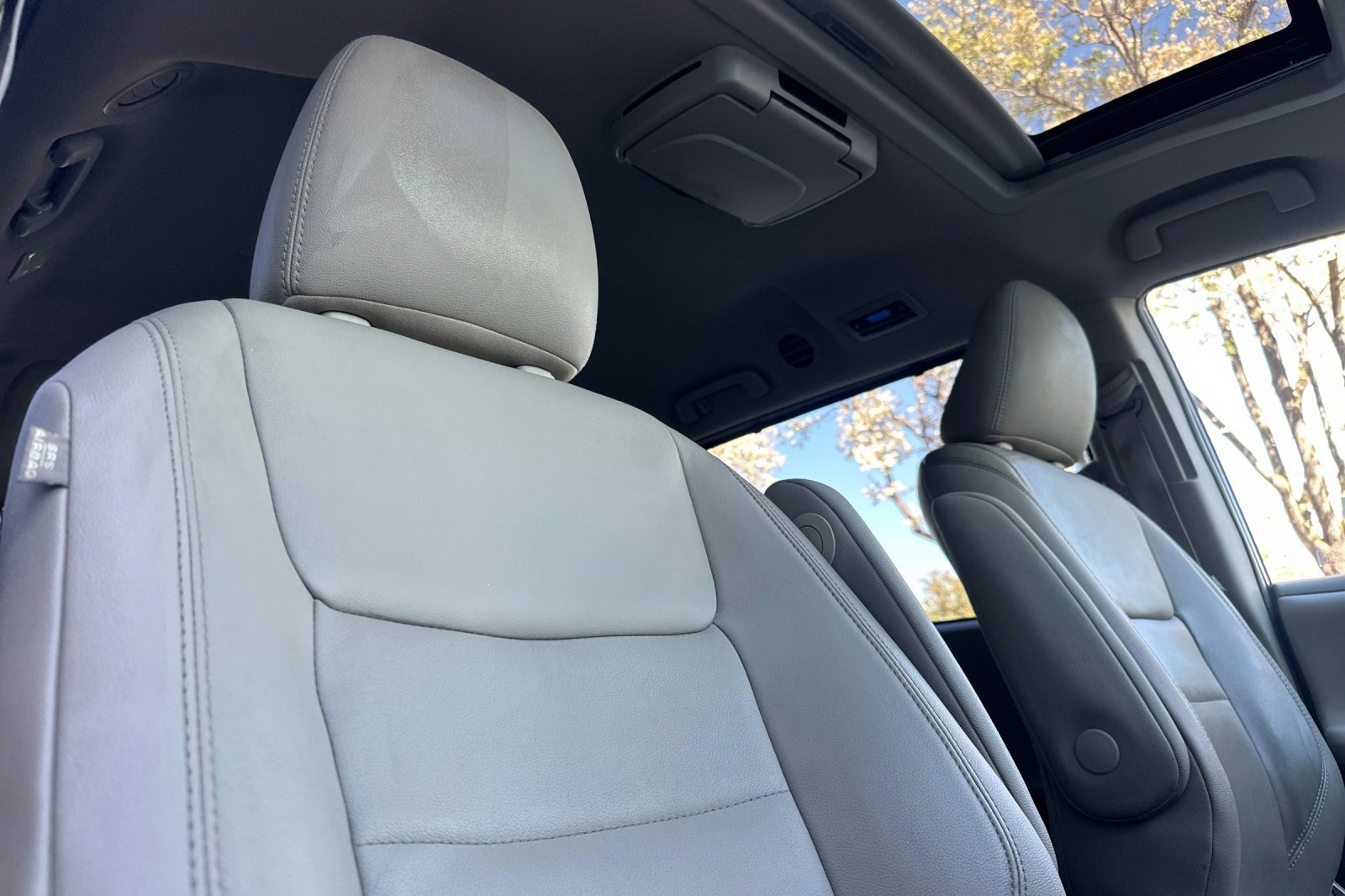 Used 2015 Toyota Sienna XLE w/ XLE Navigation Package image 21