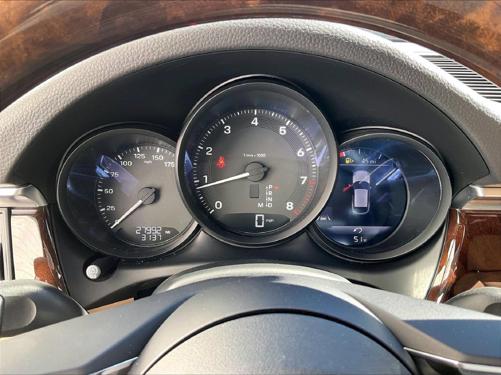 Certified 2023 Porsche Macan AWD/4WD image 25