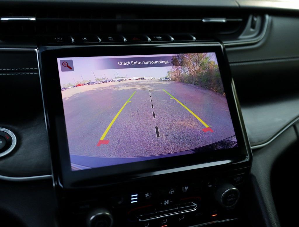 Used 2022 Jeep Grand Cherokee Overland w/ Luxury Tech Group IV image 18