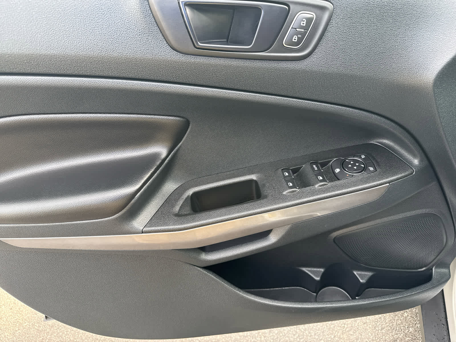 Used 2022 Ford EcoSport SES image 10