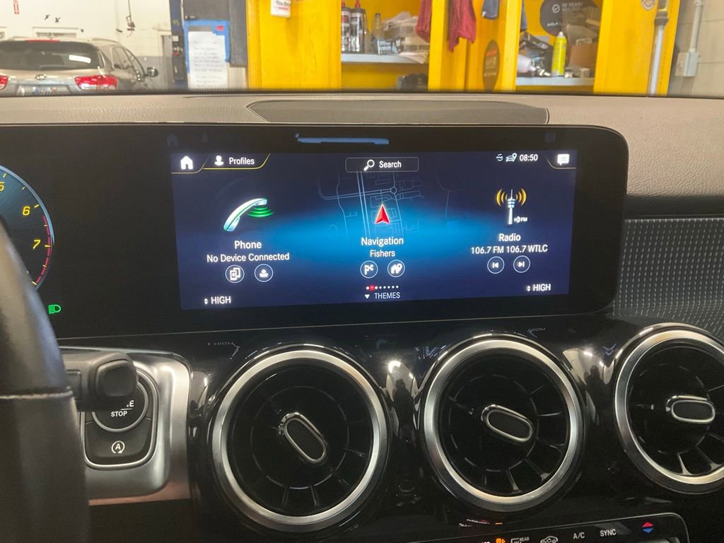 Used 2023 Mercedes-Benz GLB 250 4MATIC w/ Premium Package image 16