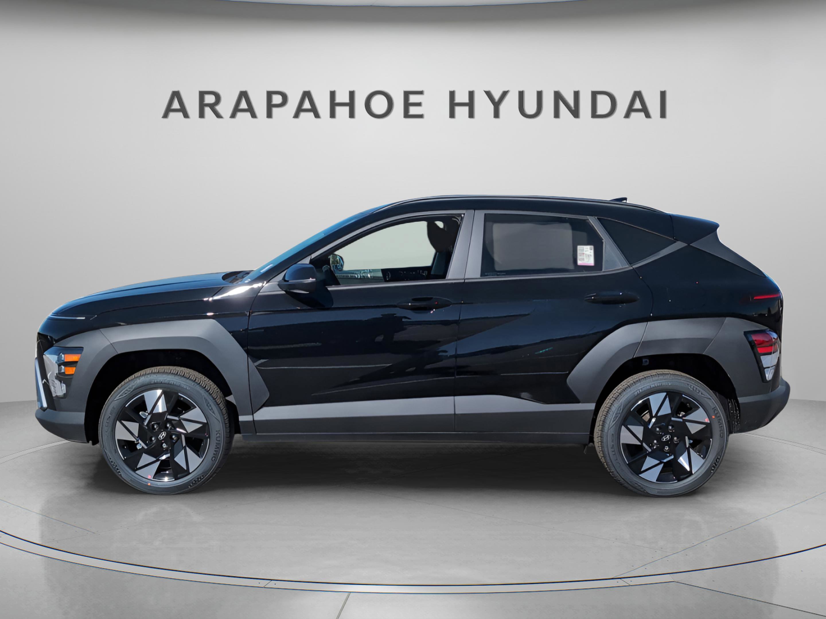 Used 2025 Hyundai Kona SEL image 2