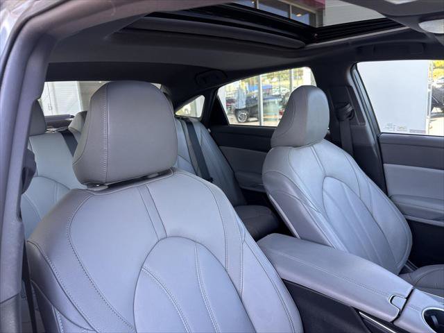 Certified 2019 Toyota Avalon XLE w/ Moonroof Package FWD image 23