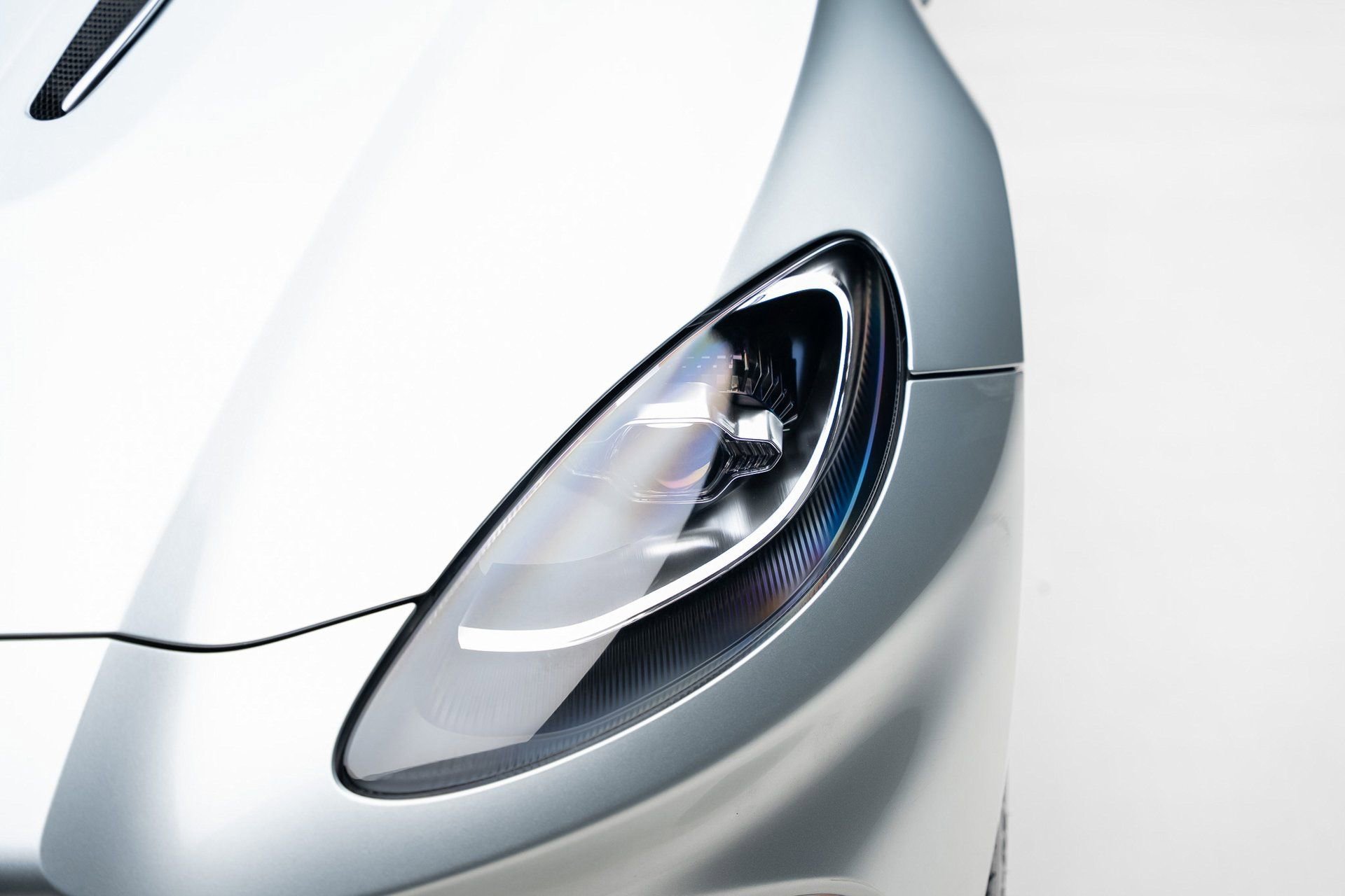 Used 2022 Aston Martin DBX image 10