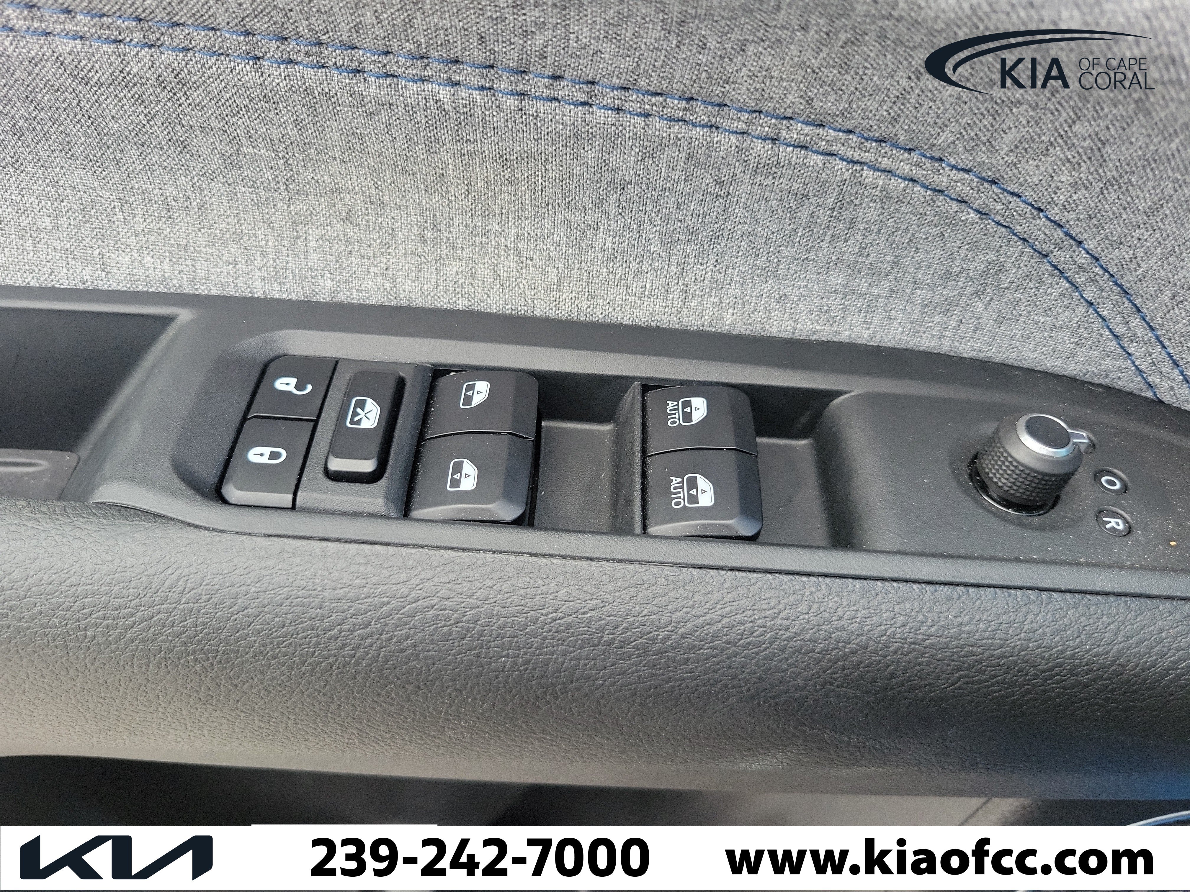 Used 2025 Jeep Compass Latitude AWD/4WD image 20