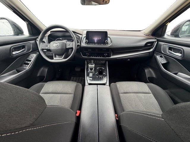 Used 2025 Nissan Rogue SV image 28