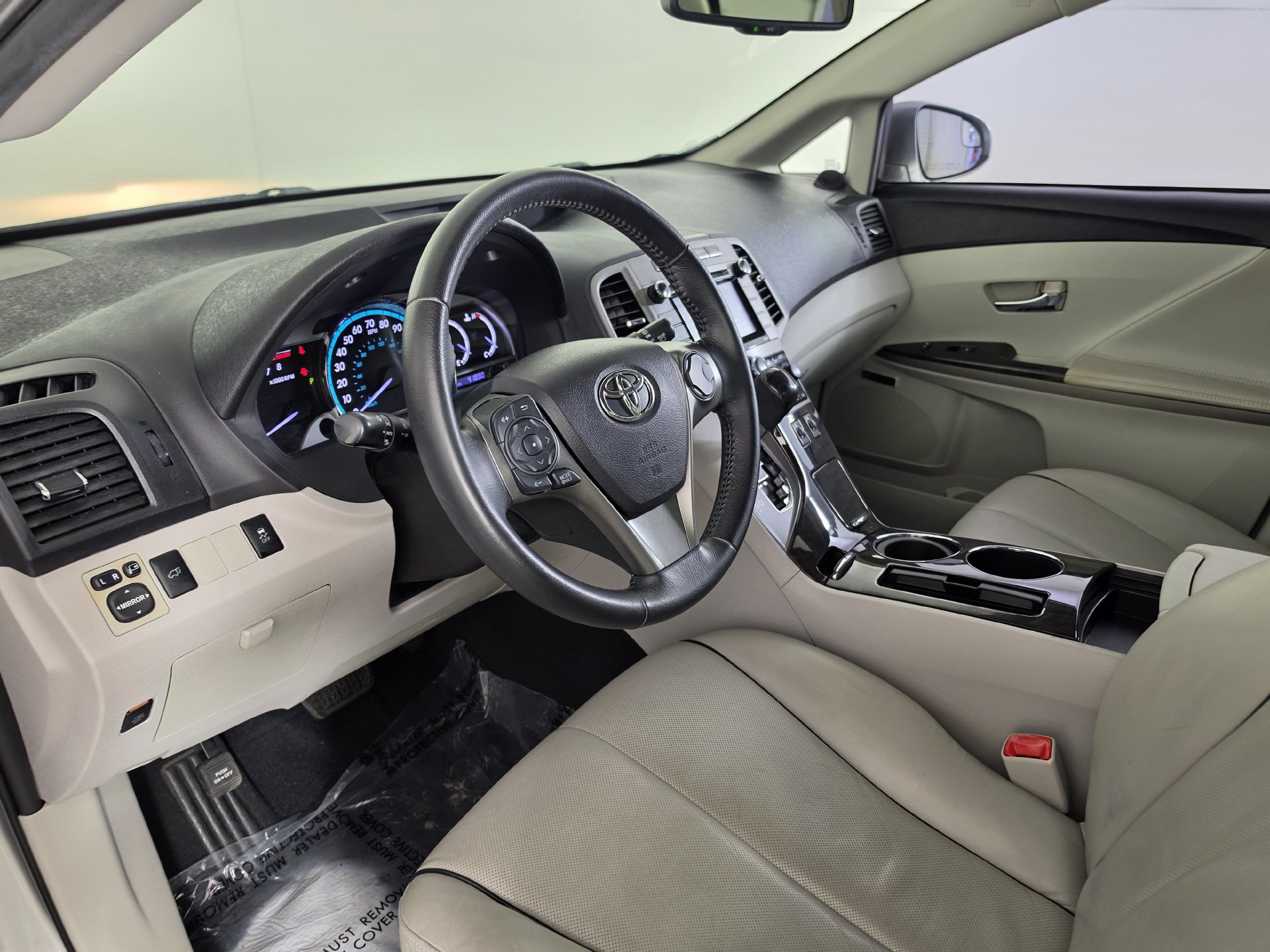 Used 2015 Toyota Venza XLE w/ XLE Premium Package FWD image 2