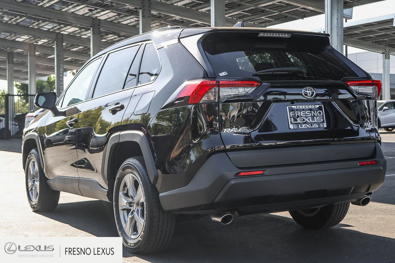 Used 2024 Toyota RAV4 XLE AWD/4WD image 4