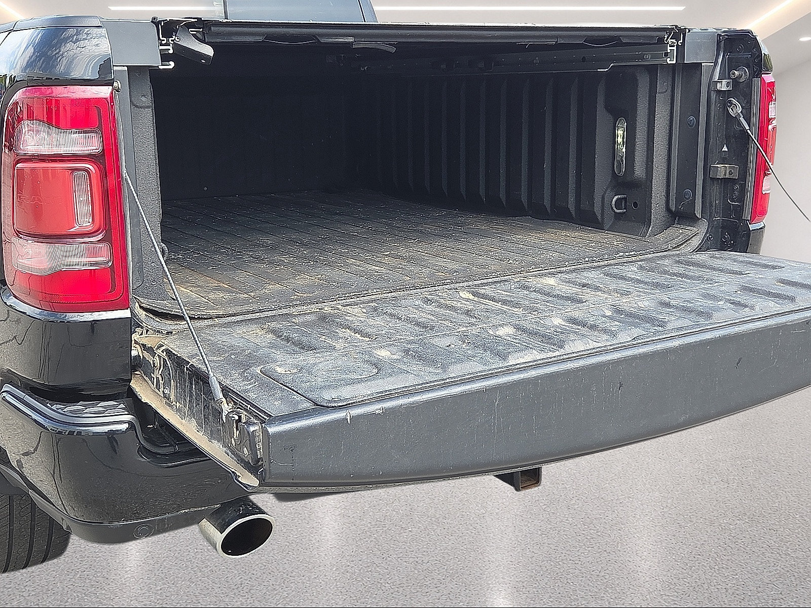 Used 2022 RAM 1500 Limited AWD/4WD image 18