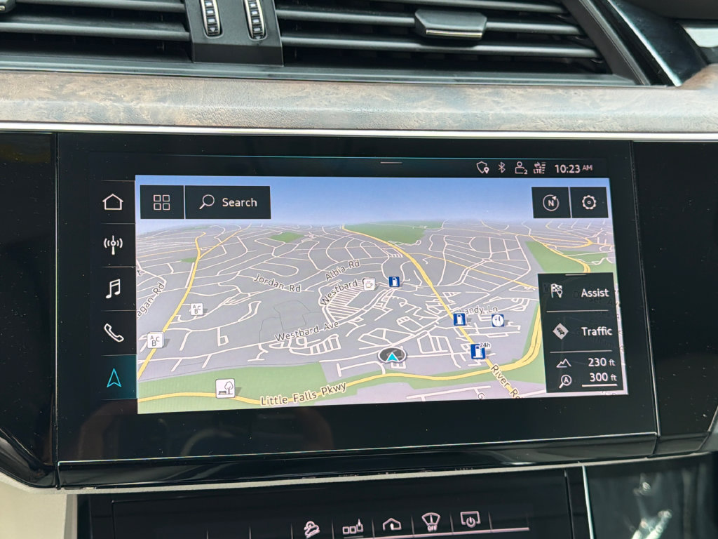 Used 2019 Audi e-tron Prestige w/ Prestige Package AWD/4WD image 27
