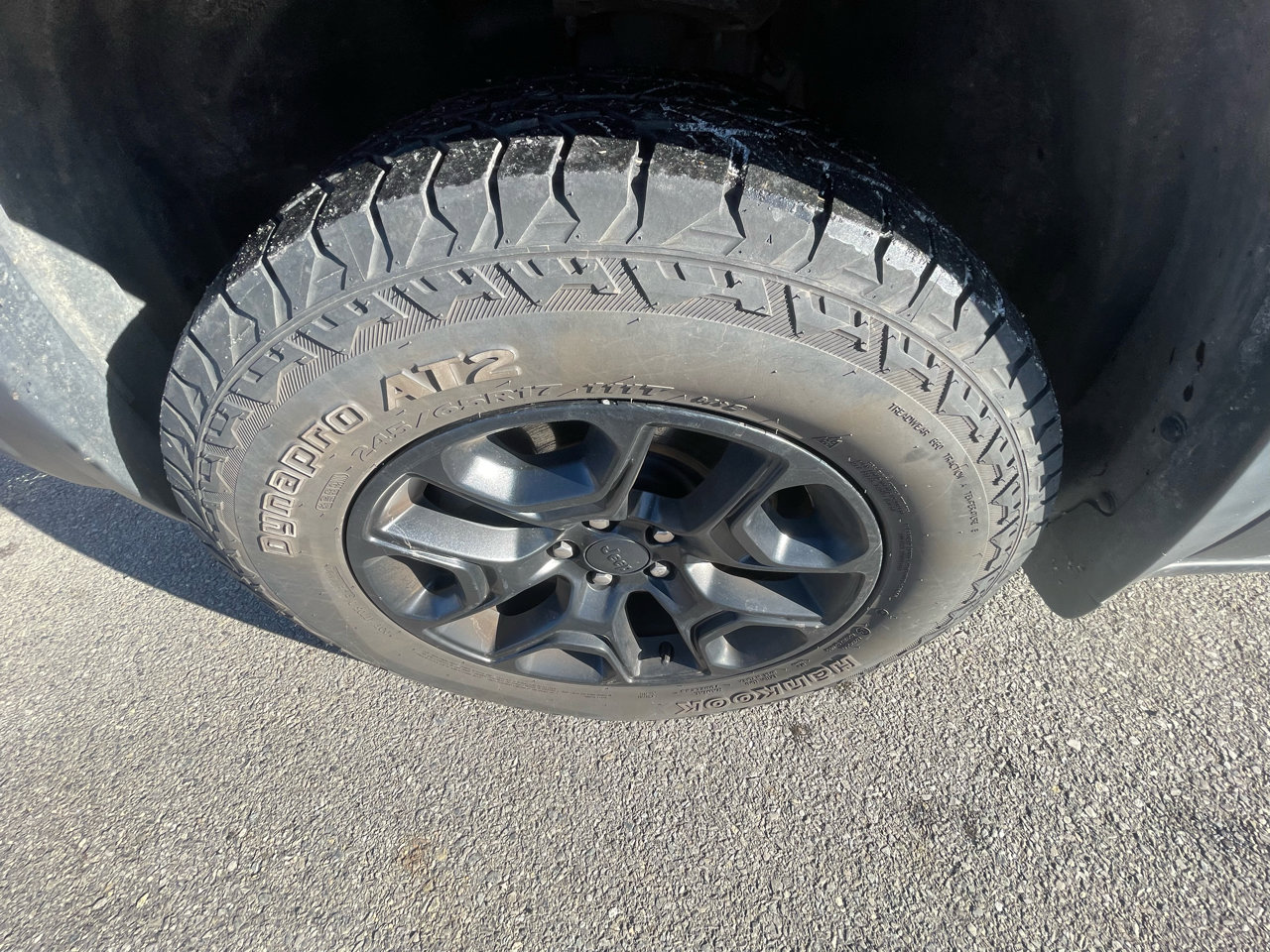 Used 2019 Jeep Cherokee Trailhawk image 18