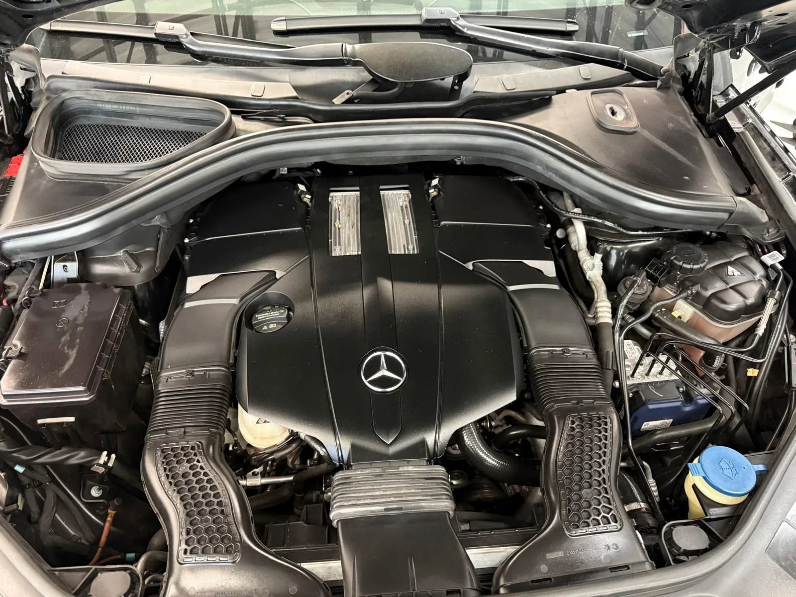 Used 2017 Mercedes-Benz GLS 450 4MATIC image 41