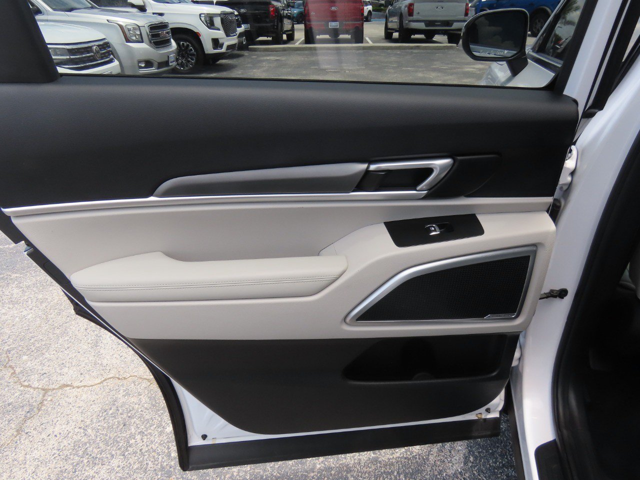 Used 2022 Kia Telluride S AWD/4WD image 19