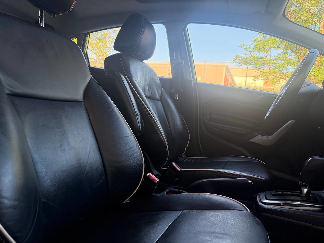 Used 2013 Ford Fiesta Titanium image 20