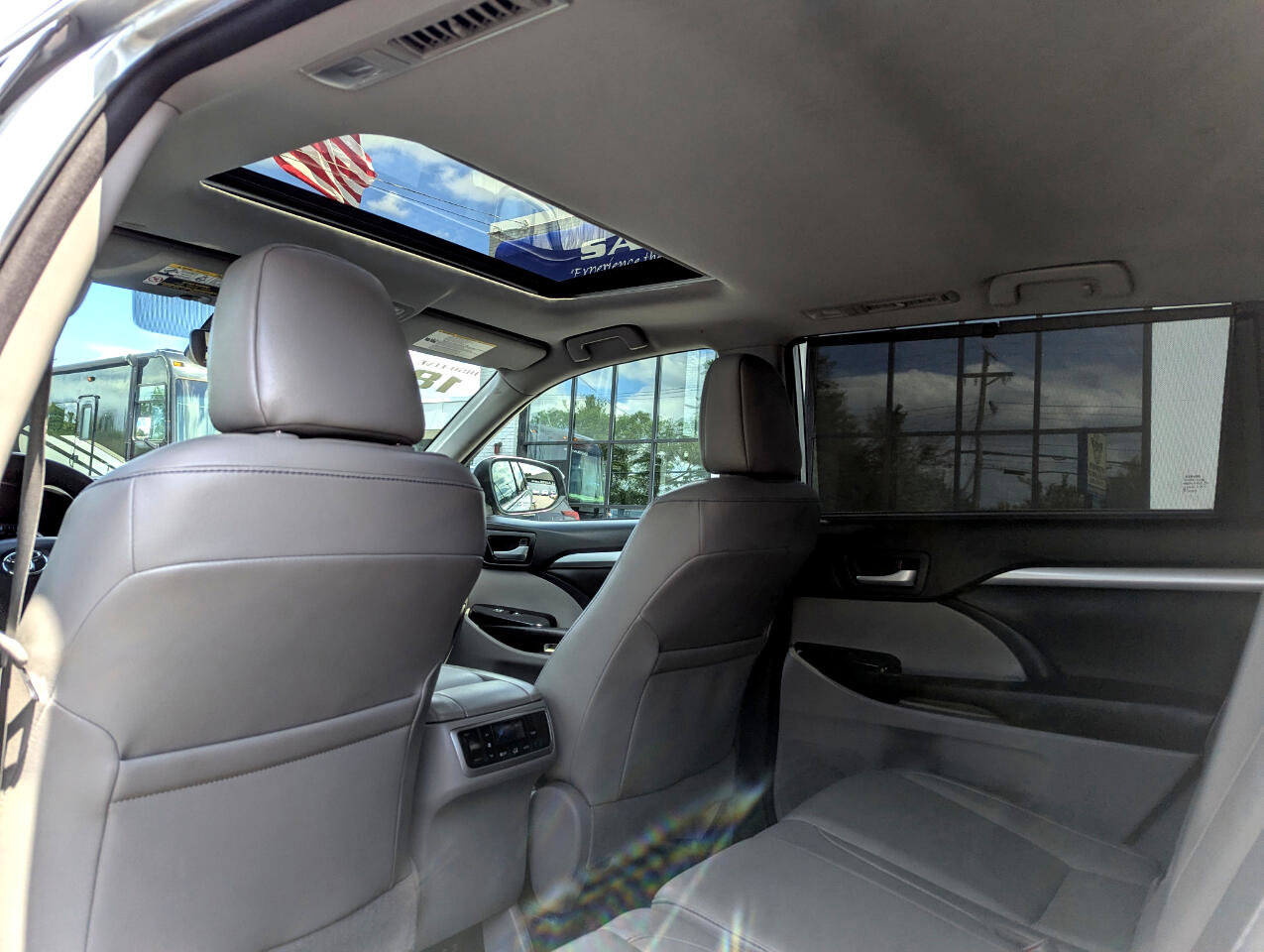 Used 2018 Toyota Highlander XLE image 42