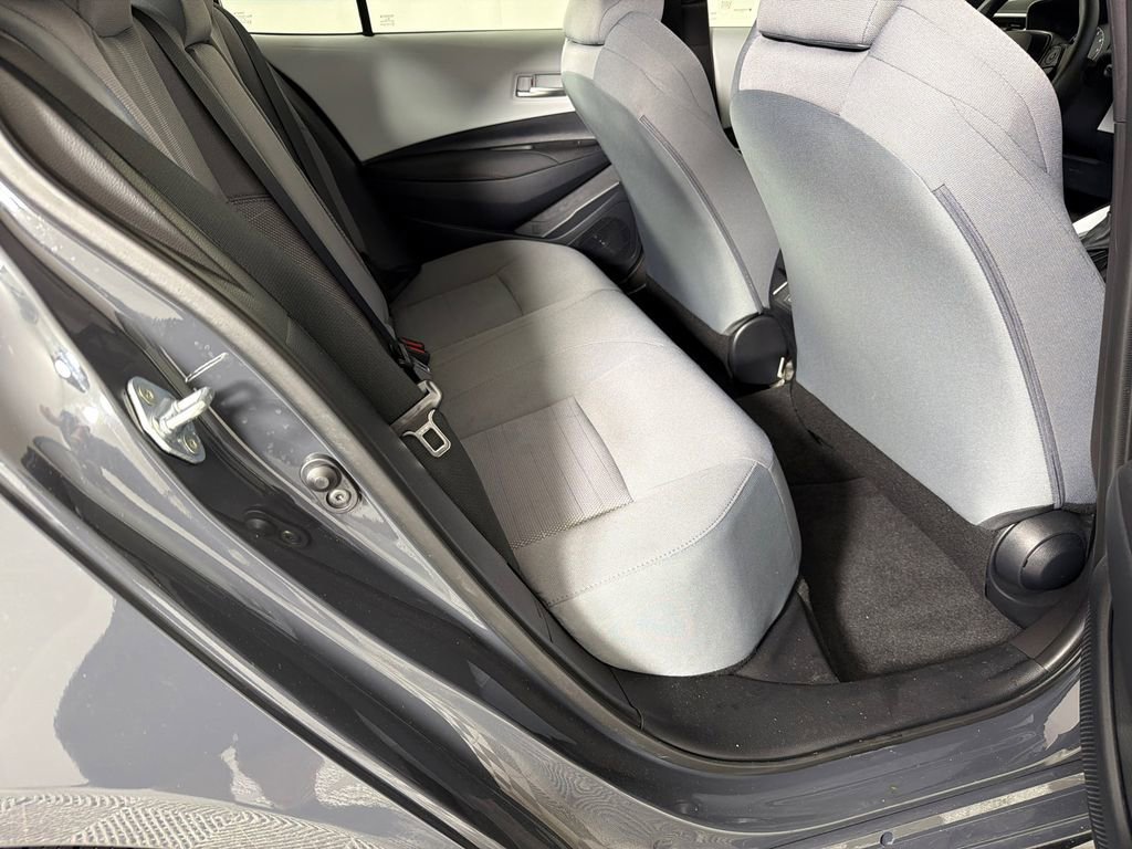 Used 2025 Toyota Corolla SE image 15