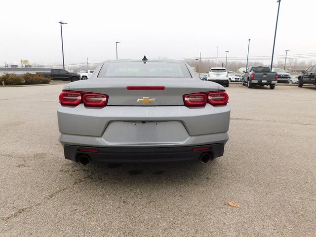 Used 2023 Chevrolet Camaro LT image 4