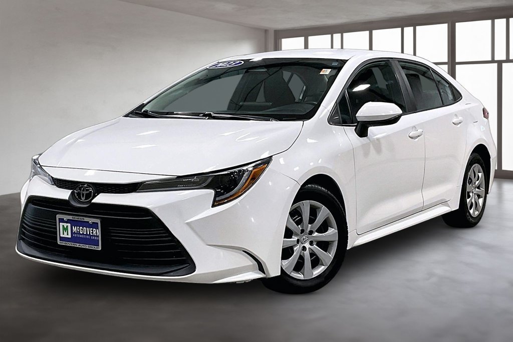 Used 2023 Toyota Corolla LE FWD image 1