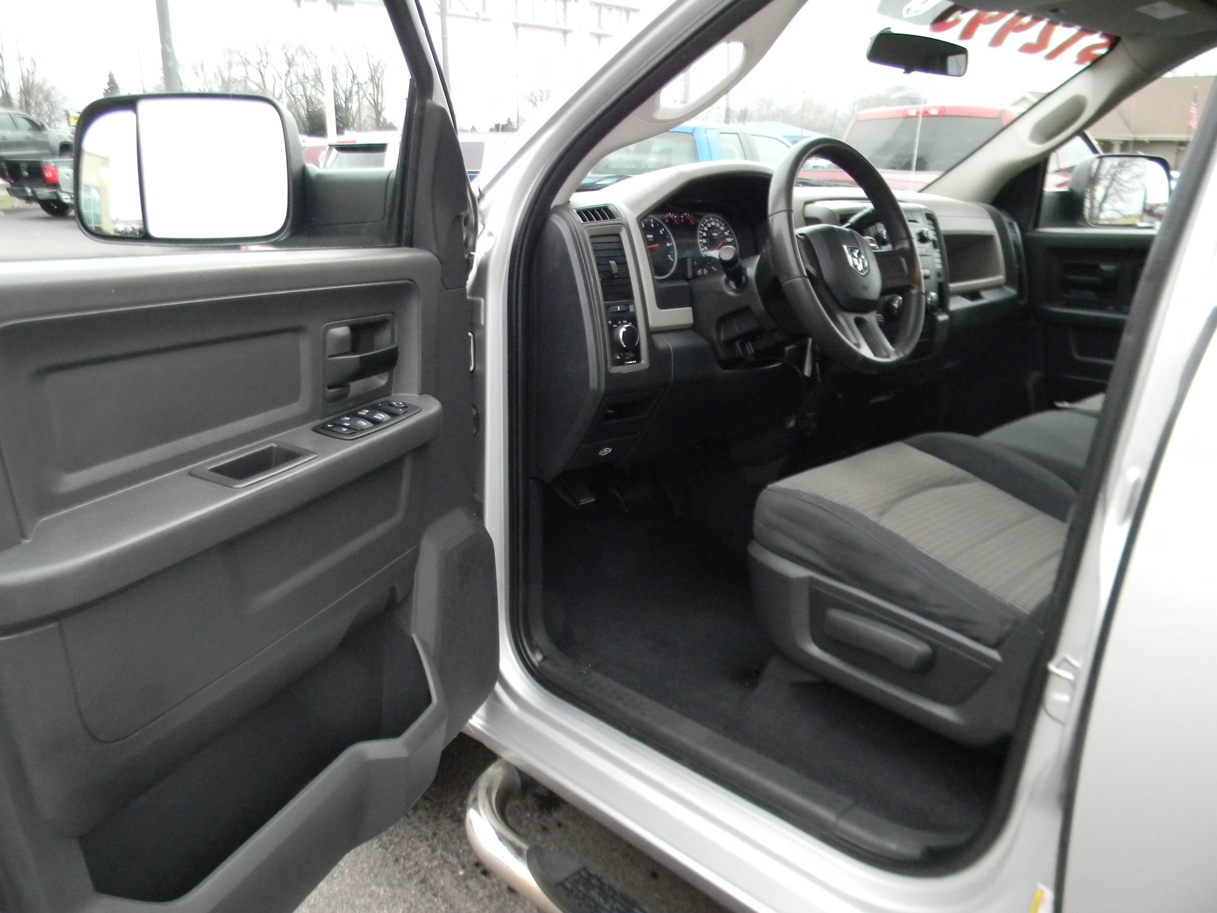 Used 2011 RAM 1500 ST w/ ST Popular Equipment Group AWD/4WD image 5