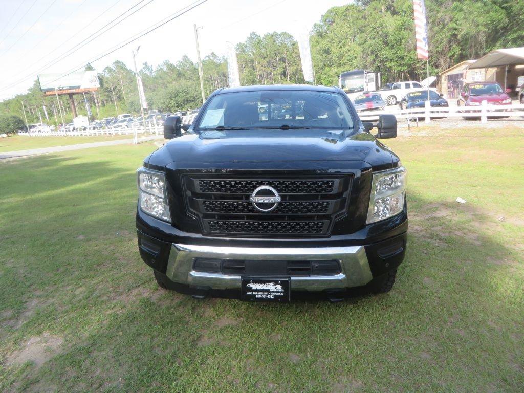 Used 2023 Nissan Titan SV w/ SV Convenience Package AWD/4WD image 3