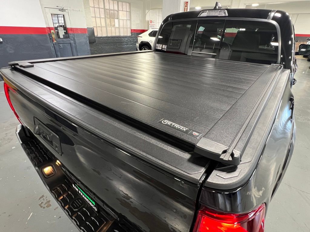 Certified 2022 Toyota Tacoma SR5 AWD/4WD image 40