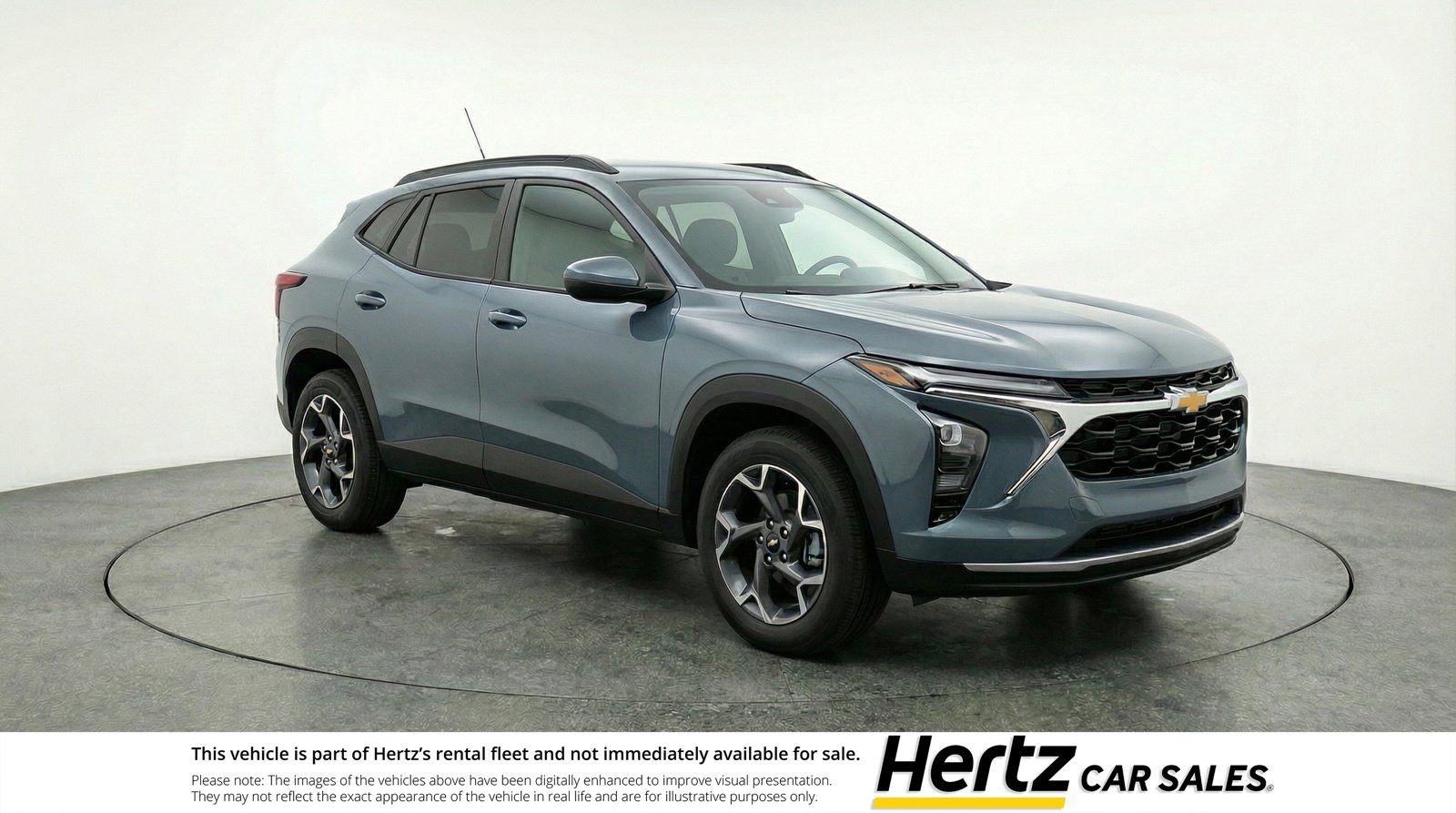 Used 2025 Chevrolet Trax LT FWD image 1