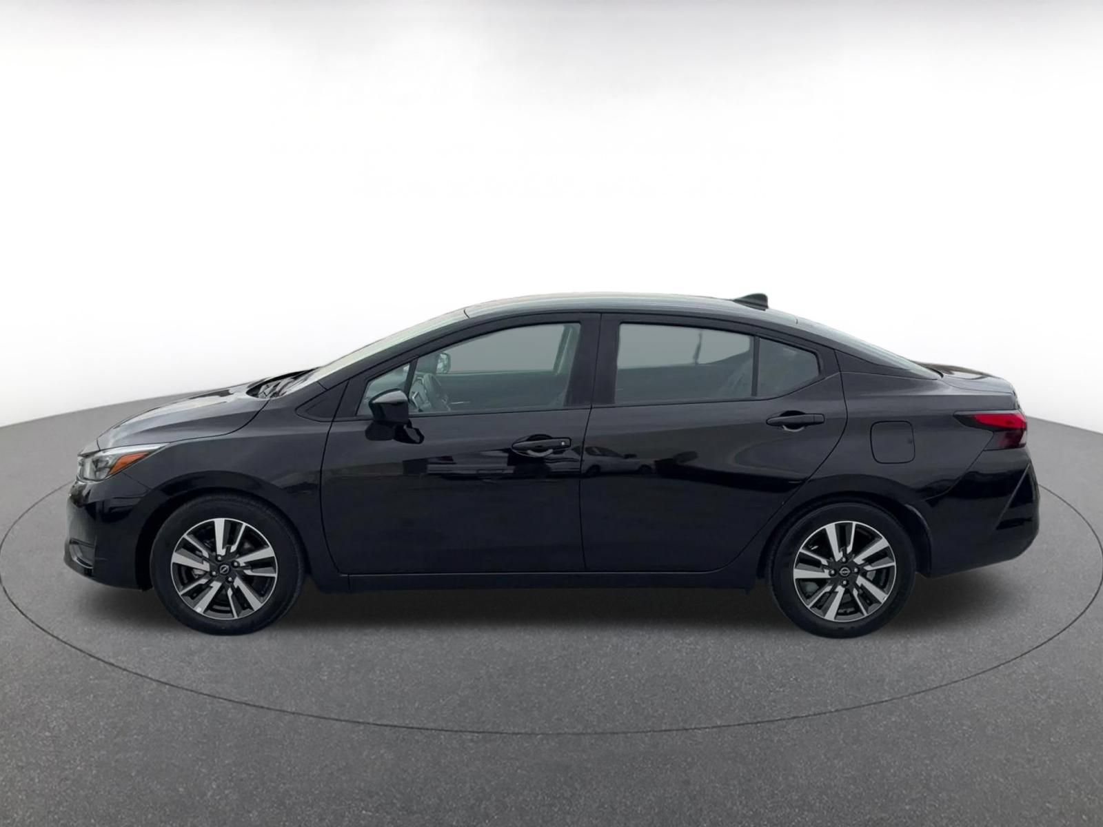 Used 2025 Nissan Versa SV FWD image 8