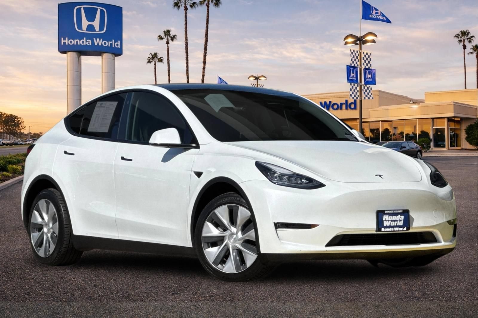 Used 2021 Tesla Model Y Long Range AWD/4WD image 2