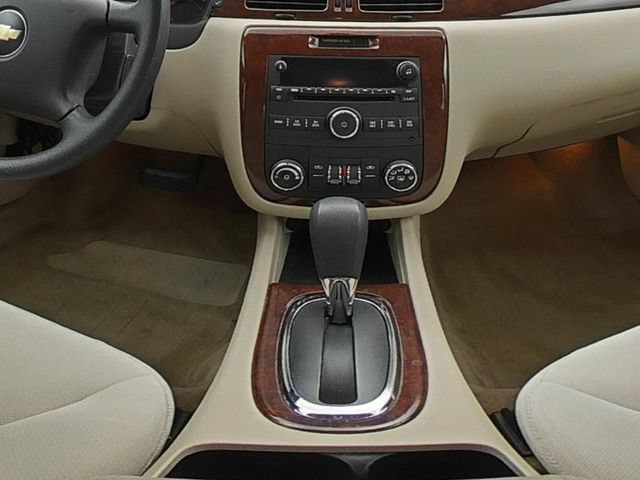 Used 2009 Chevrolet Impala LT FWD image 23