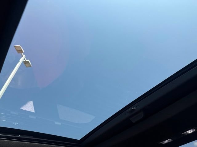 Used 2023 Chevrolet Traverse High Country w/ LPO, Floor Liner Package FWD image 34