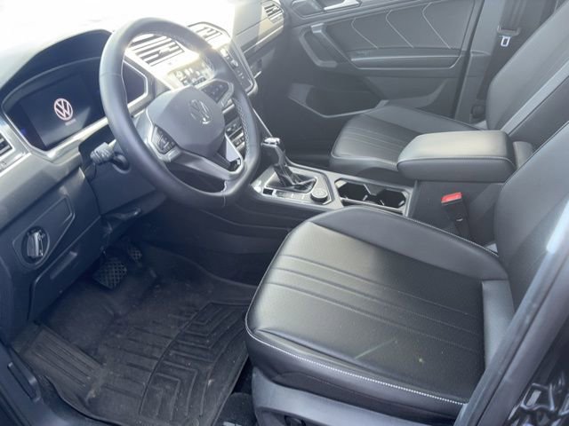Used 2022 Volkswagen Tiguan SE image 16