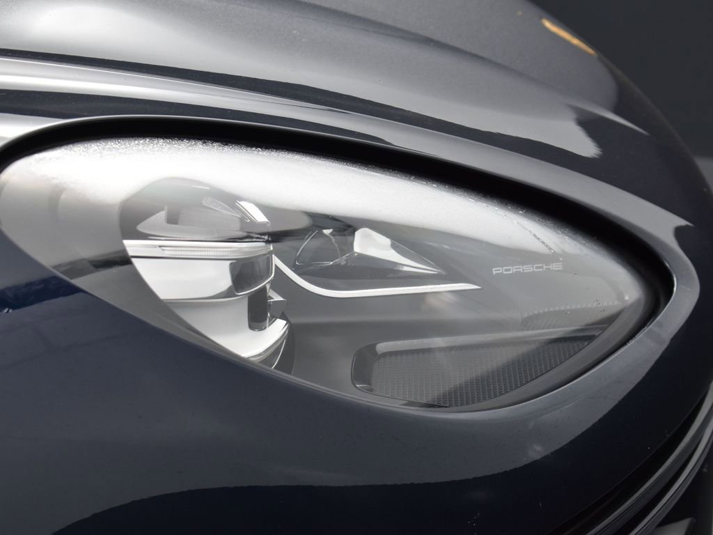 Used 2020 Porsche Macan Turbo image 34