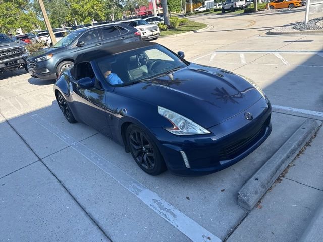 Used 2016 Nissan 370Z Touring RWD image 2