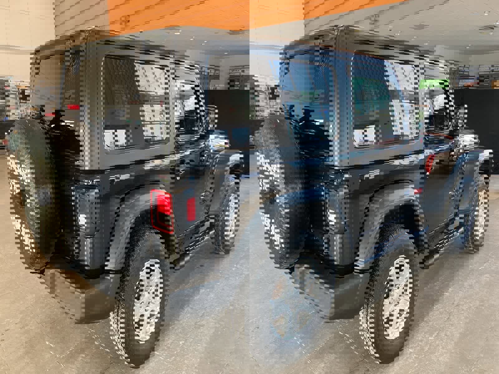 Used 2022 Jeep Wrangler Sport S image 5