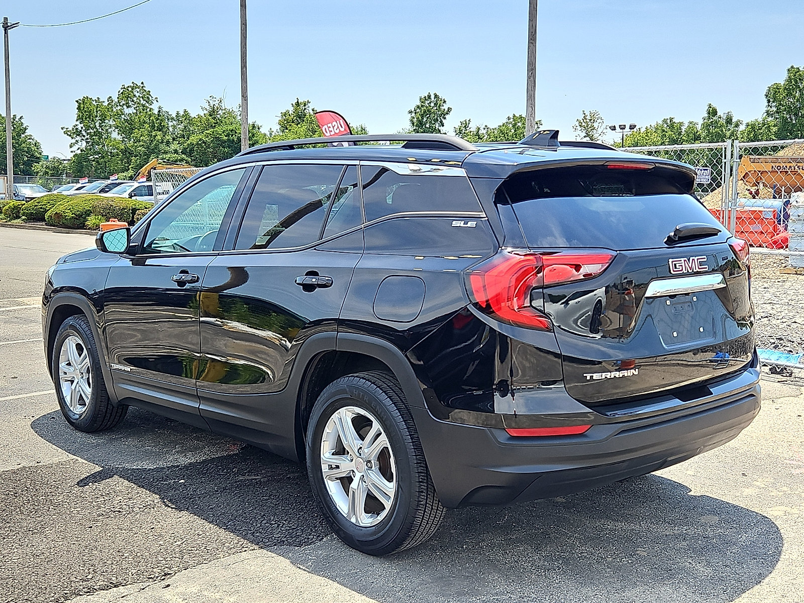 Certified 2018 GMC Terrain SLE w/ Driver Convenience Package FWD image 4