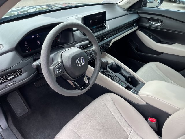 Certified 2025 Honda Accord SE image 4