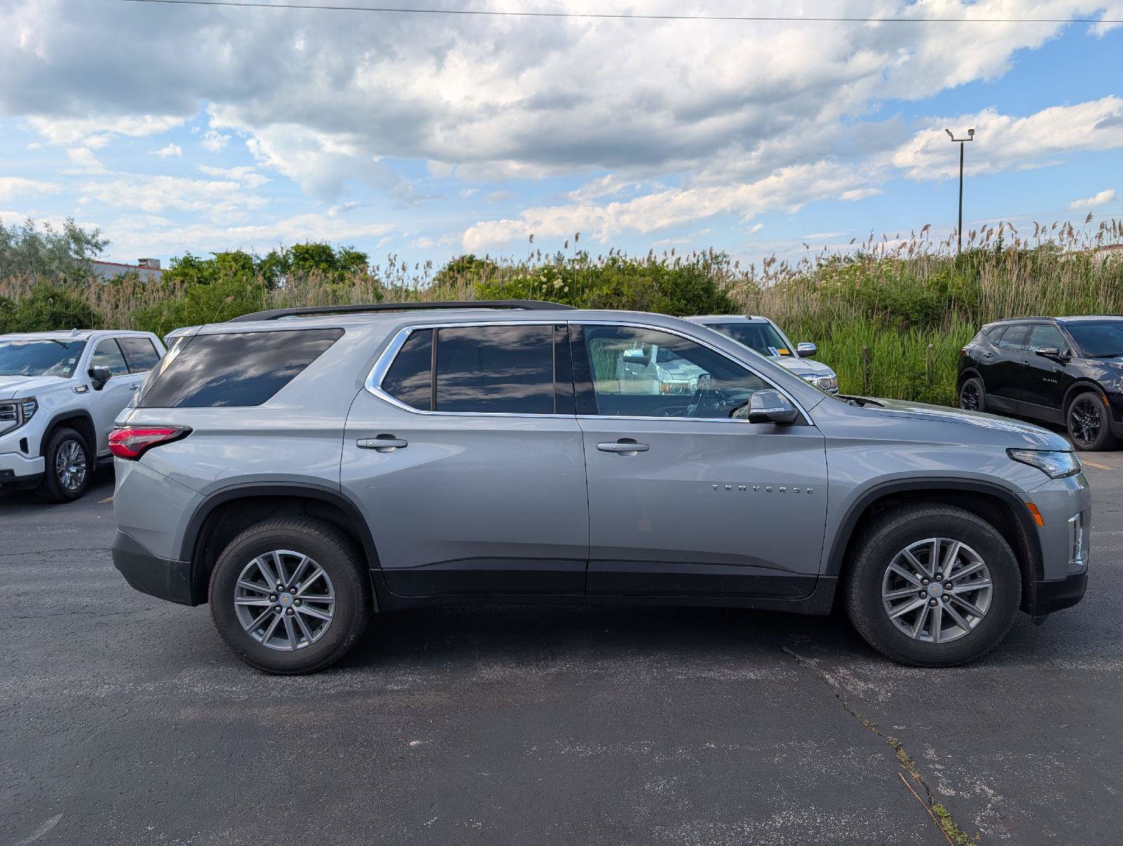 Used 2023 Chevrolet Traverse LT AWD/4WD image 8