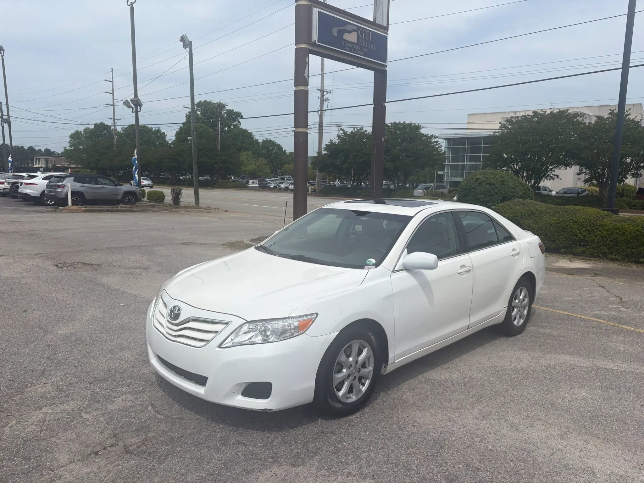 Used 2011 Toyota Camry LE w/ LE Extra-Value Pkg image 1