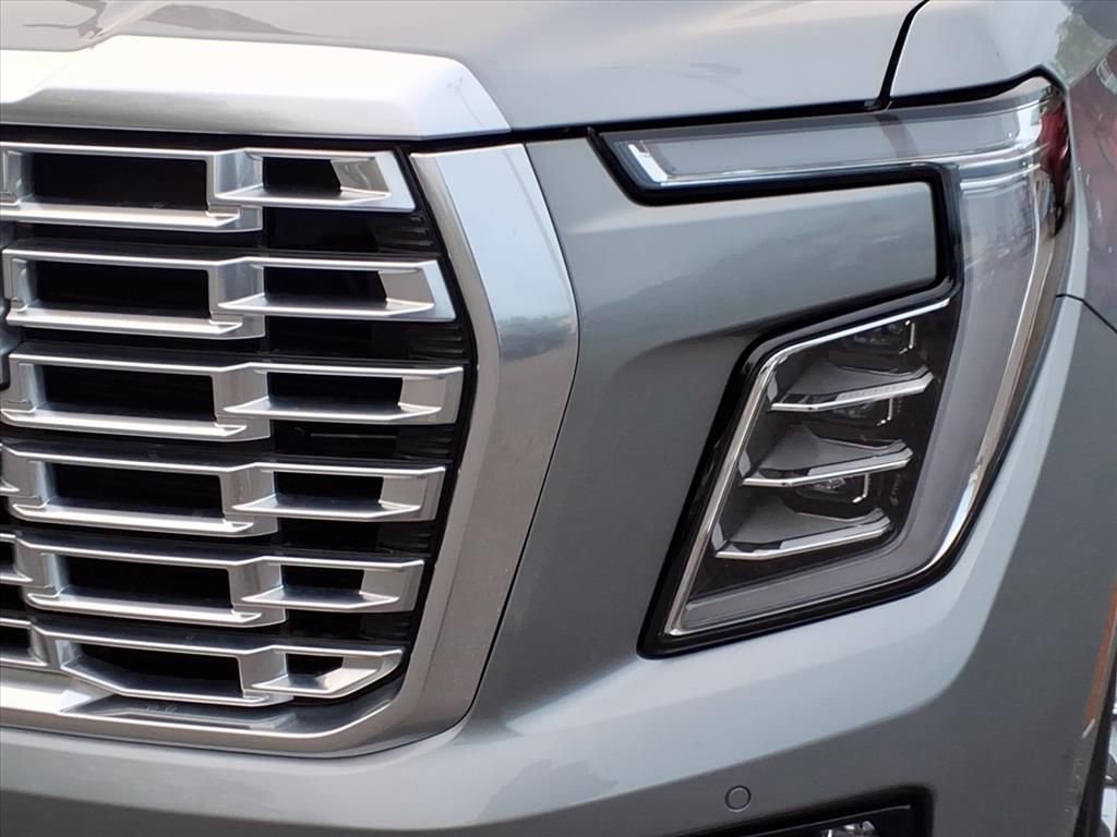 Certified 2025 GMC Yukon XL Denali w/ Sun & Power Step Package AWD/4WD image 9