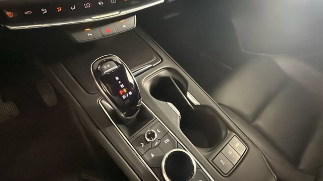 Used 2024 Cadillac XT4 Premium Luxury AWD/4WD image 18