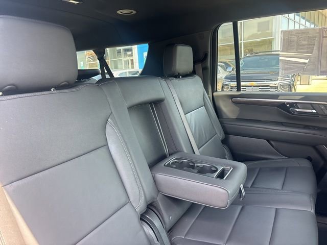Used 2025 Chevrolet Suburban Z71 AWD/4WD image 13
