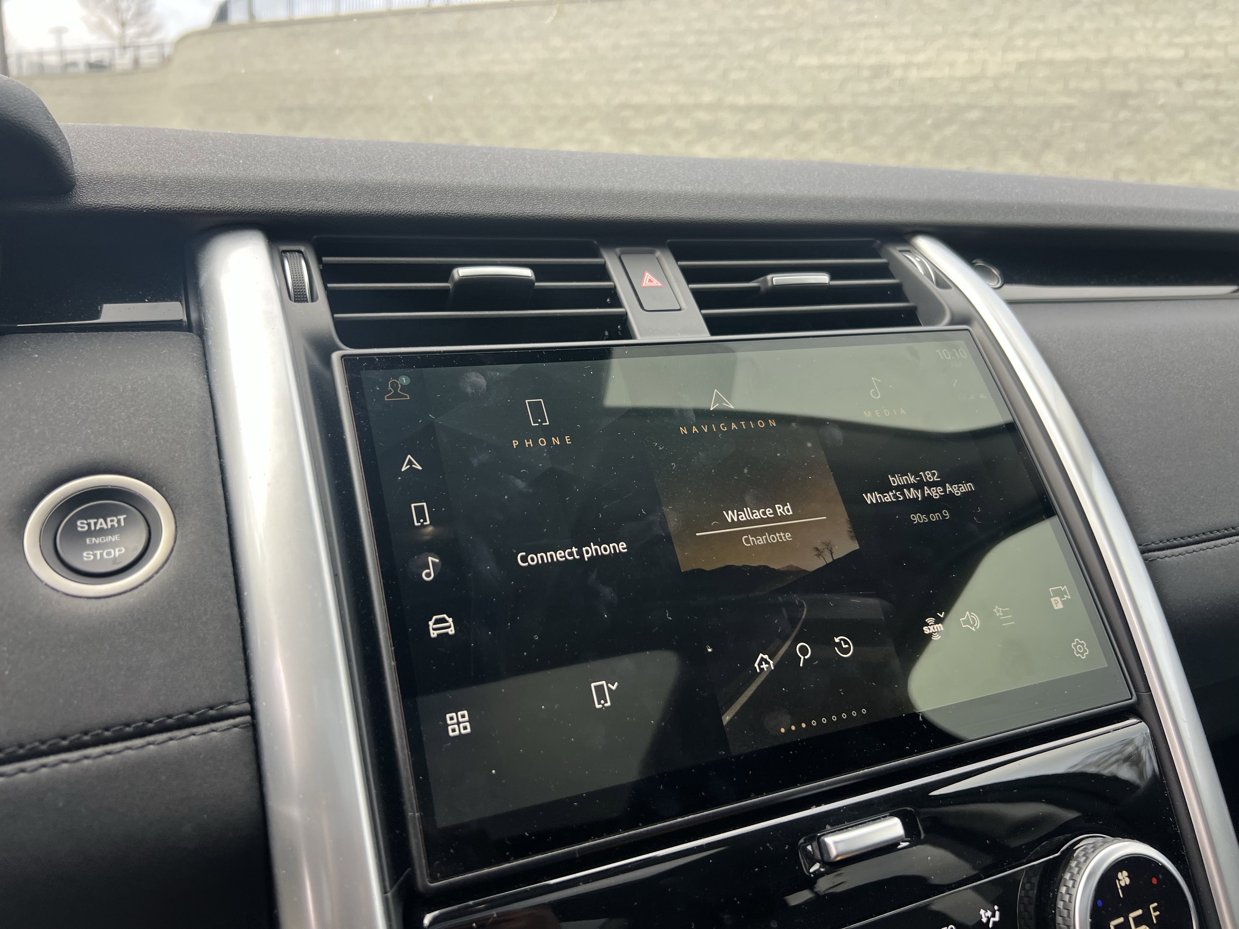 Certified 2024 Land Rover Discovery S image 26