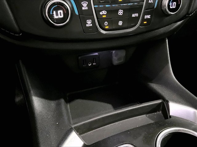 Used 2021 Chevrolet Traverse LS FWD image 26