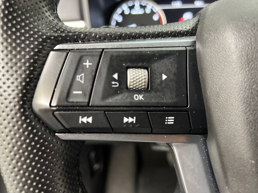 Used 2025 Mitsubishi Outlander SE FWD image 52