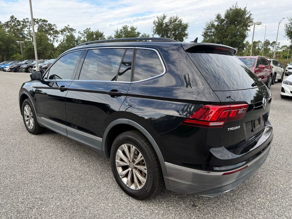 Used 2018 Volkswagen Tiguan SE w/ Panoramic Sunroof Package FWD image 12