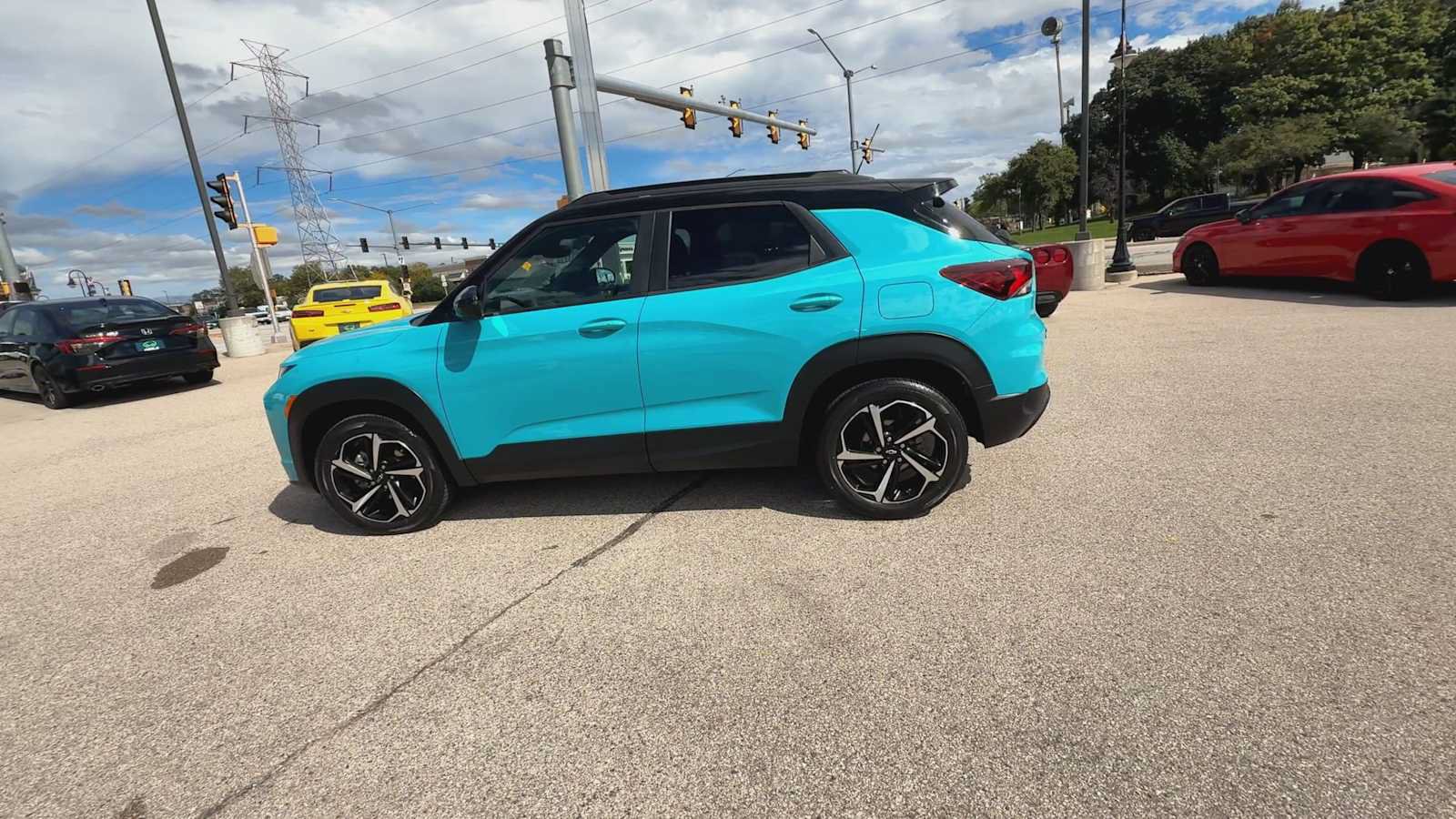 Used 2021 Chevrolet TrailBlazer RS w/ Sun and Liftgate Package AWD/4WD image 5