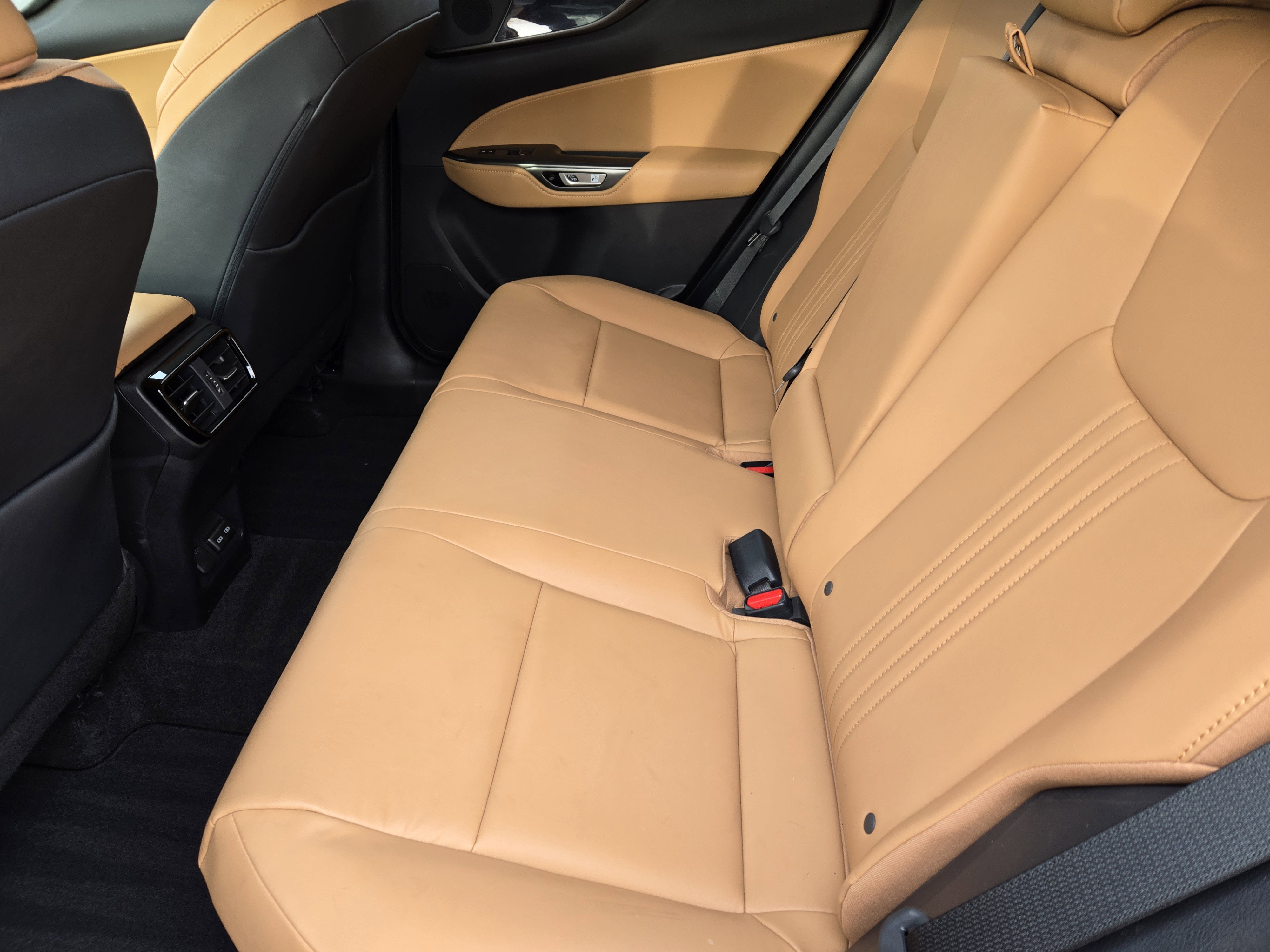 Used 2022 Lexus NX 350h AWD image 39