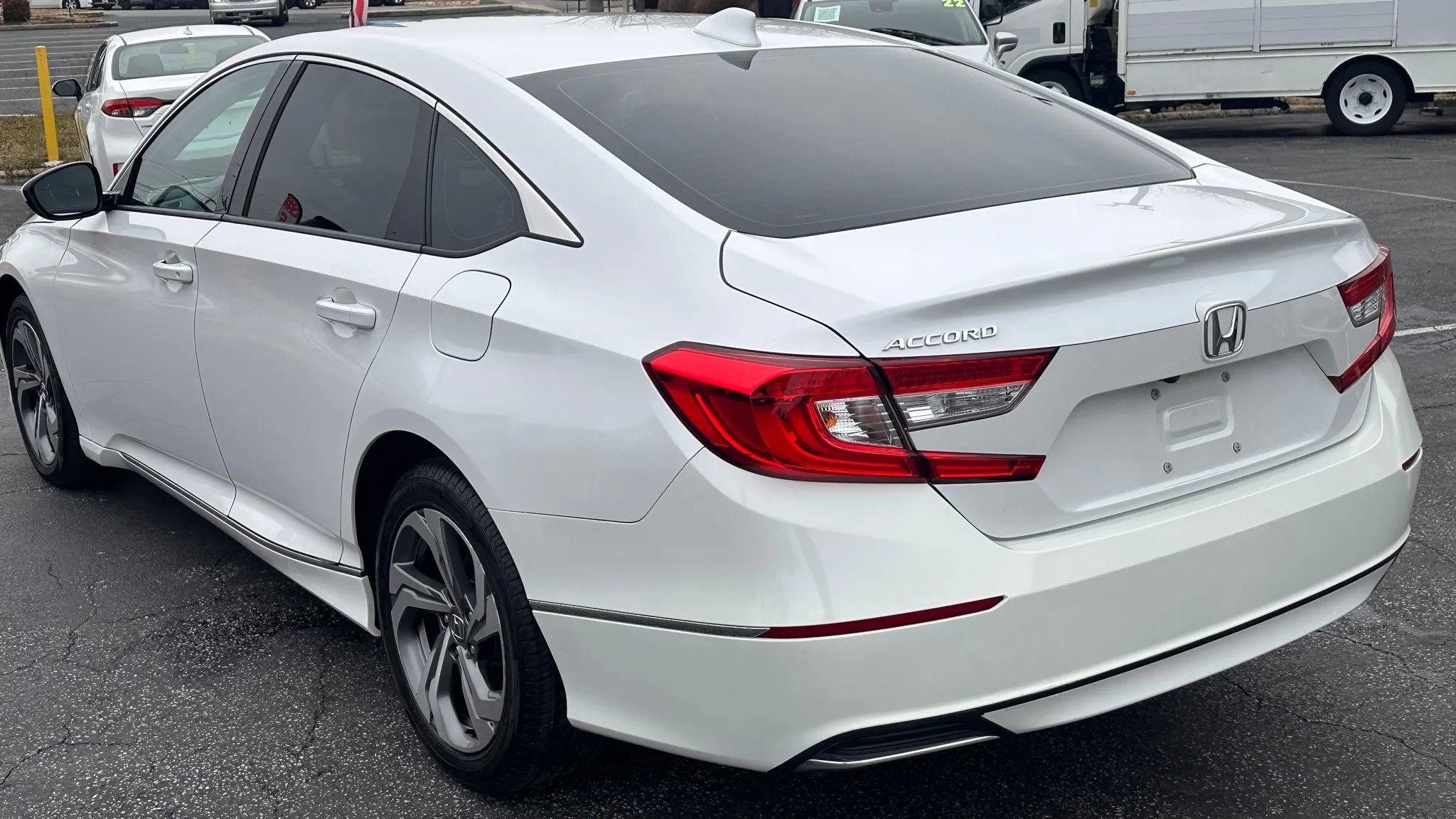 Used 2018 Honda Accord EX image 7